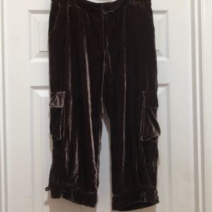 NWOT Metro7 Chocolate Crop  Velvet Pants Size 12
